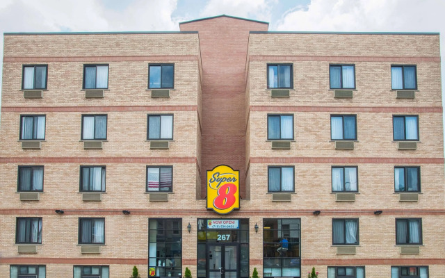 Super 8 Brooklyn