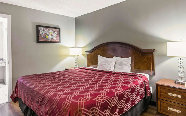 Econo Lodge Tallahassee I-10 near University