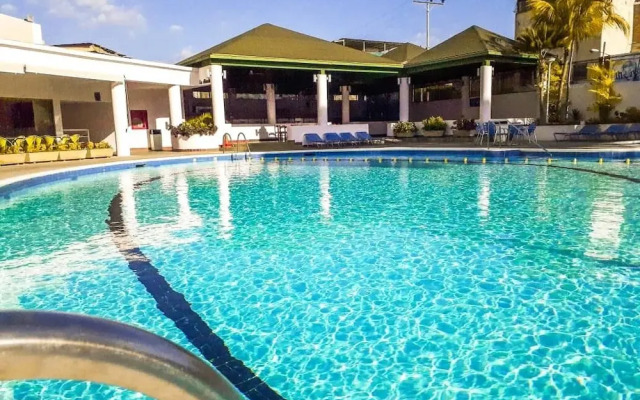 Hotel Cristina Suites