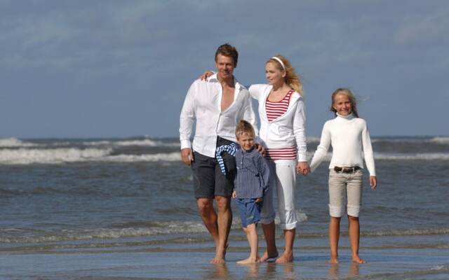 Dunenhuus Ost Modern Retreat