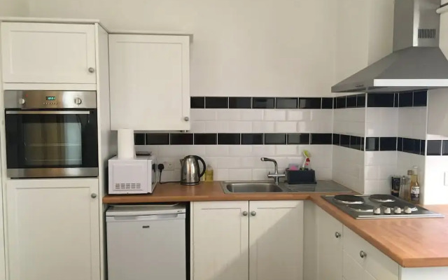 Charming 1-bedroom Apartment Near South Downs