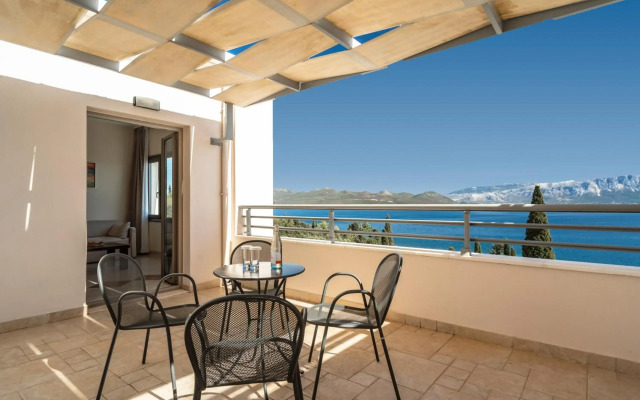 Porto Galini Seaside Resort & Spa