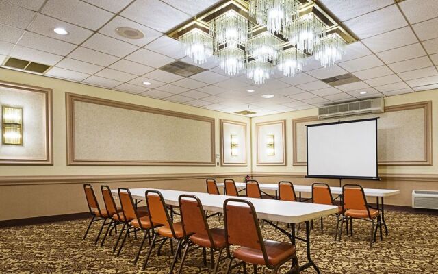 Travelodge Batavia Darien Lake Theme Park