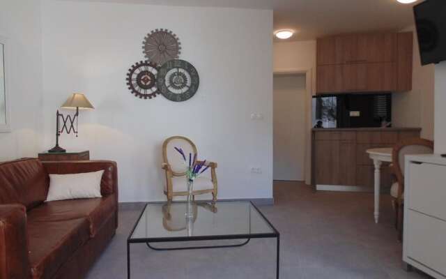 Downtown Luxury Suites