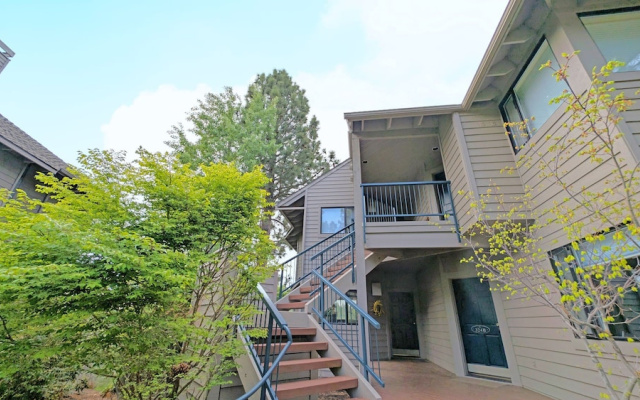 Mt Bachelor Village 424