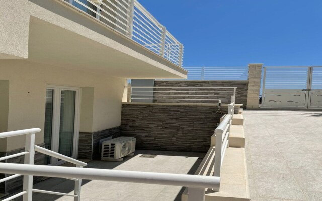 Ambra Apartment On Sea Shore