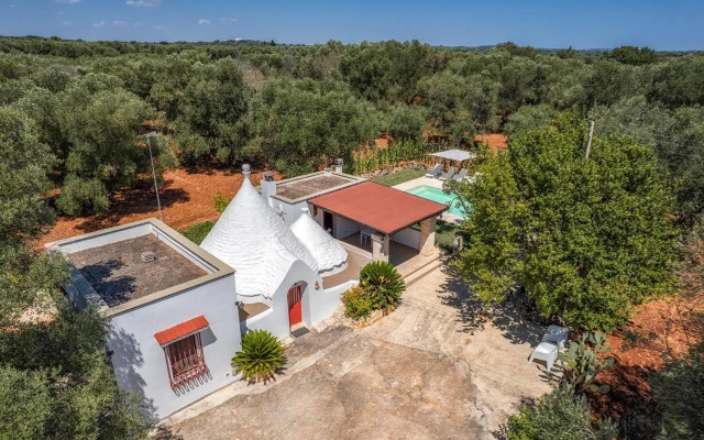 Trulli Stella, Mimosa & Porta Blu - 3 individual Luxury Trulli Villas with private pools and gardens
