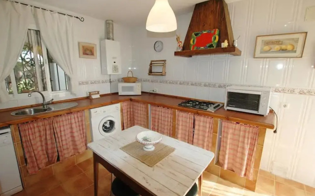 Chalet con piscina privada casa blanca