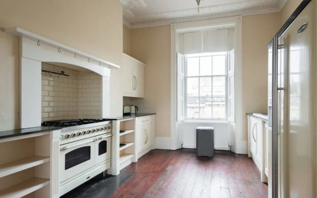 The Prince George Townhouse - Gorgeous 5bdr Townhouse