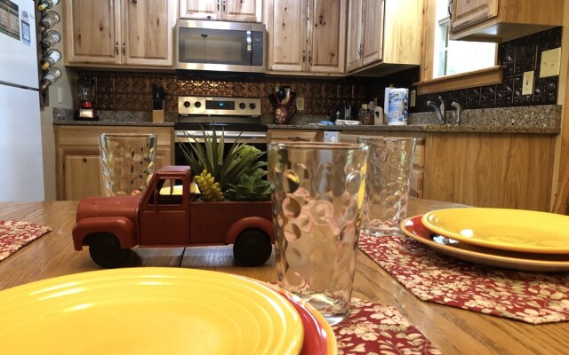 Amazing Dreams 2 Bedroom Cabin by RedAwning