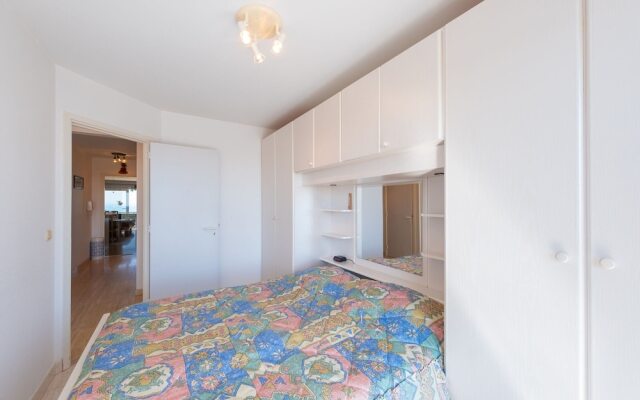 Bright Apartment With Sea-views