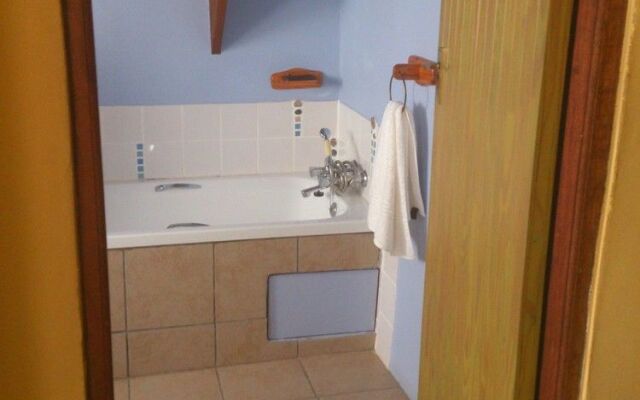 Artists Retreat BB & Gallery