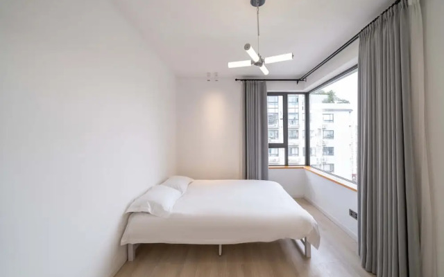 Book and Bed-Jingan Temple