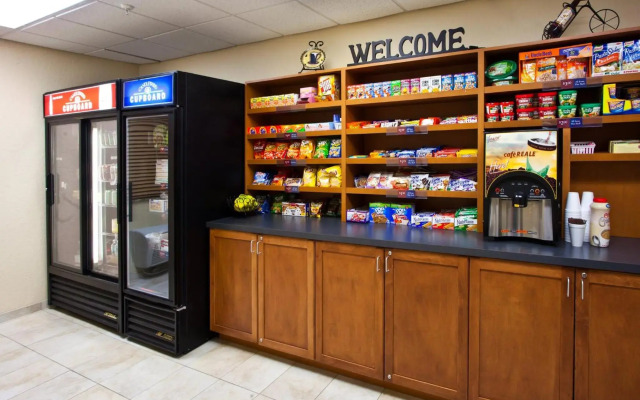Candlewood Suites Ft Myers I-75 by IHG