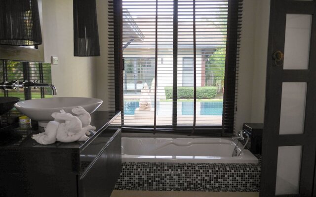 Vacation Pool Villa Naiharn Phuket