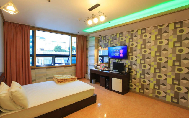 Marina Motel