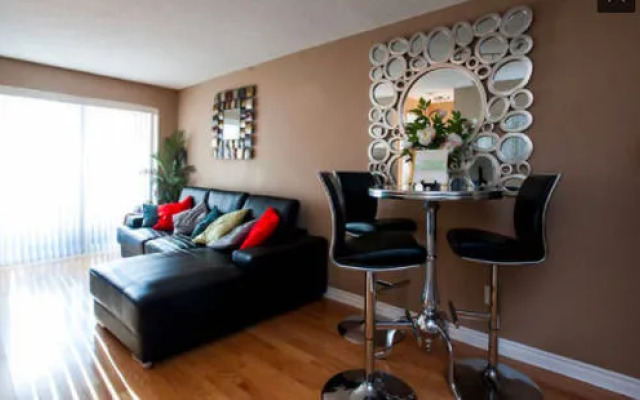 AOC Suites - Heart of Downtown  Condo