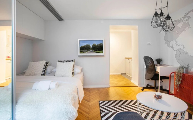 Modern Studio Near British Square