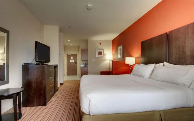 Holiday Inn Express Winona North