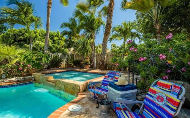 Spacious 5BR Home w Amazing Garden Privatepool