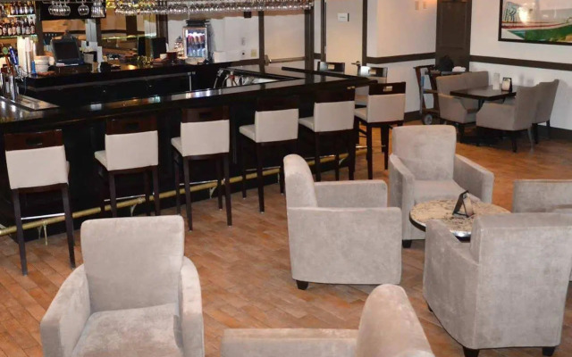 Doubletree by Hilton Houston Hobby Airport