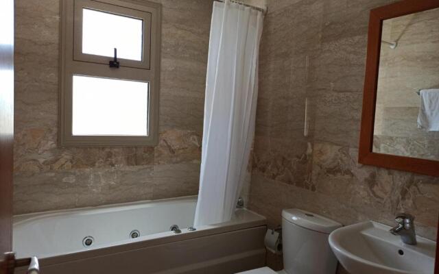 Villa Liberty - 4 Bedroom Beach Villa with private Swimming Pool