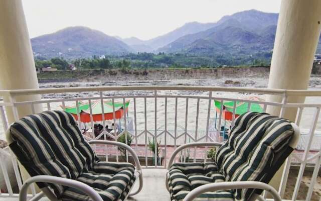 The Riverine Inn