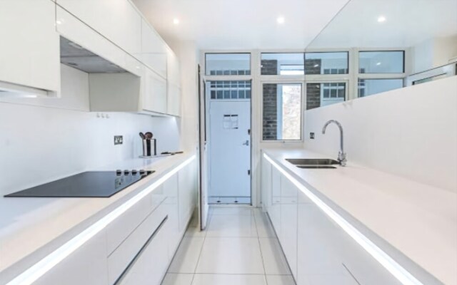 Mayfair Oxford Street Apartment