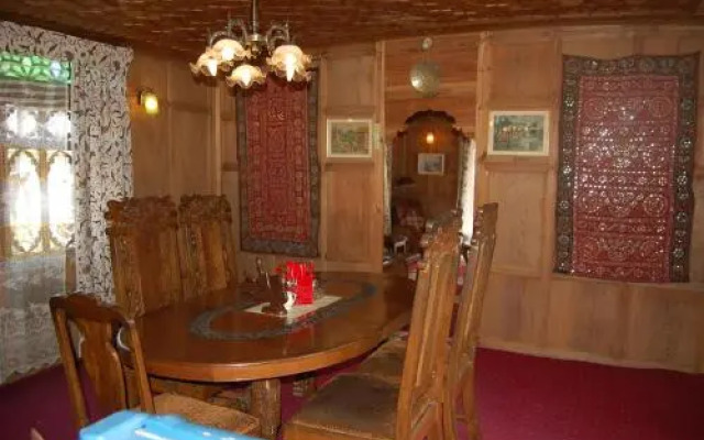 California Houseboats