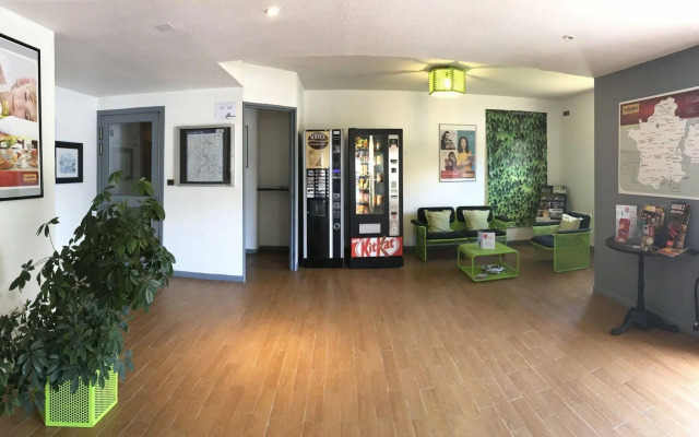 initial by balladins Tours Sud