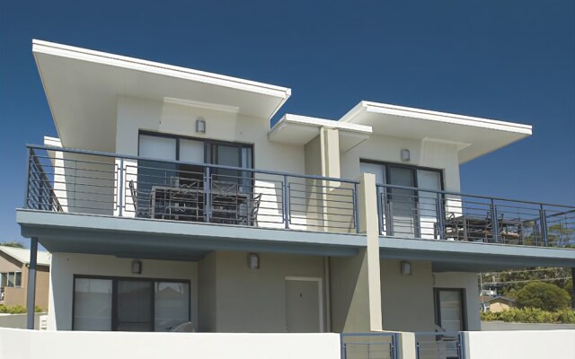 Mollymook Beachfront Executive Apartment