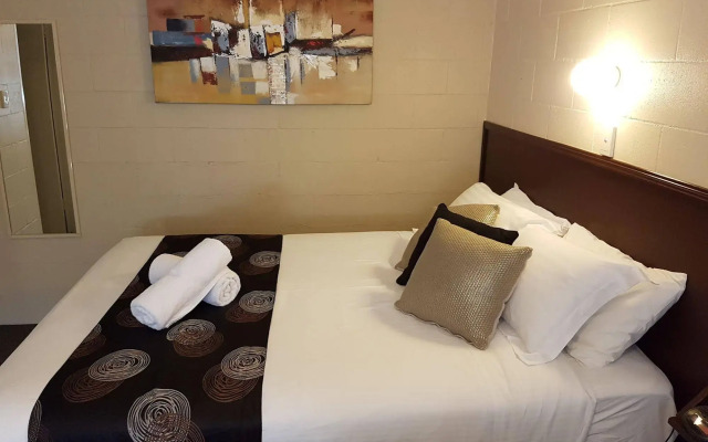 Murray Gardens Cottages & Motel