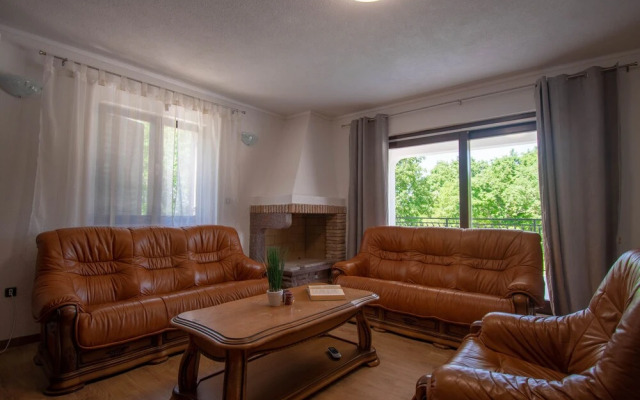 Family apartments in Šušnjići