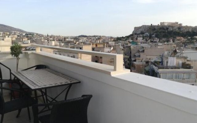 Acropolis at Home: Loft with a View