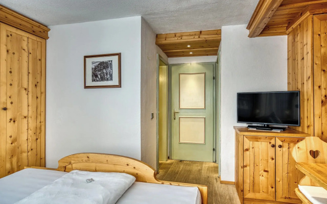 Hotel Alpenstolz