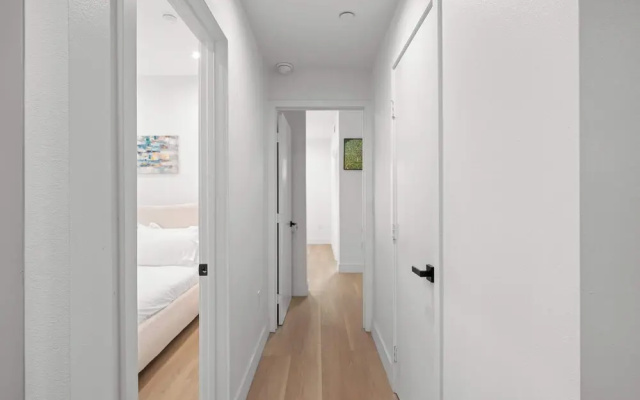 Not Affected by the Fire/modern Spacious Home With Parking & Fully Equipped Kitchen #3