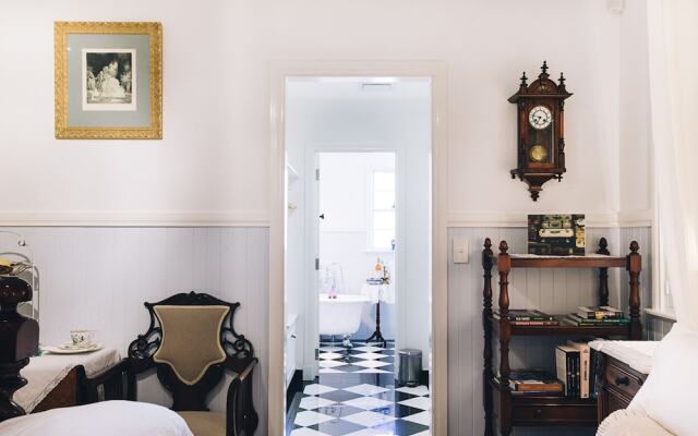 Studio Guest Suites