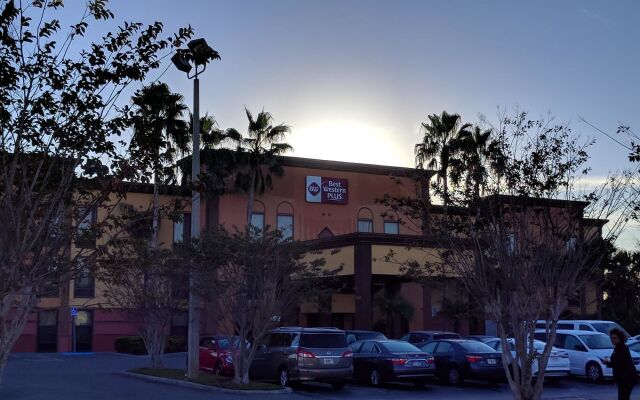 Best Western Plus Universal Inn