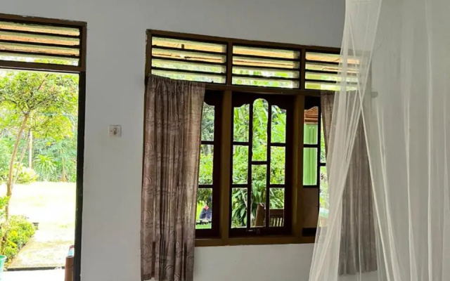 Wisma Batu Mandi and Jungle trekking – Guest Rooms – Gotong Royong
