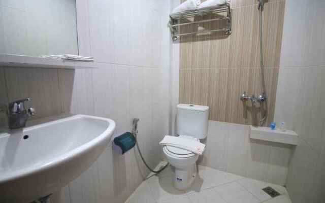 Dermaga Keluarga Hotel Sonosewu