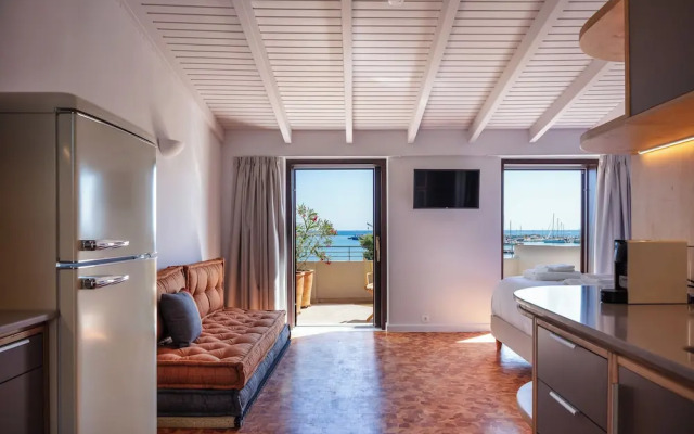 seafront cozy suite for 2 in Rethymno