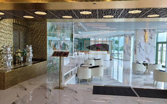 Grand Bay View Hotel