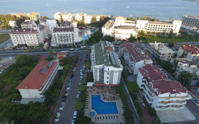Aryes Deluxe Hotel