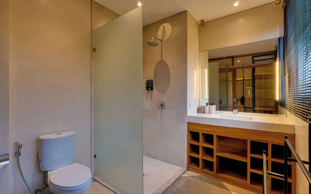 Stylish Canggu Apartment near Berawa Beach