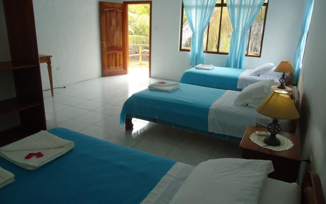 Cartago Bay