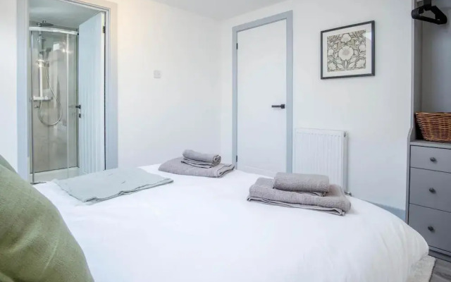 Sandy Steps - 1 Bedroom Apartment - Tenby