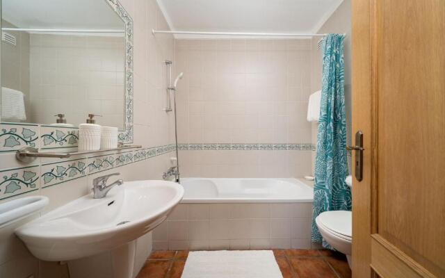 Family Holiday Apartment - Centrally Located - Vale de Parra