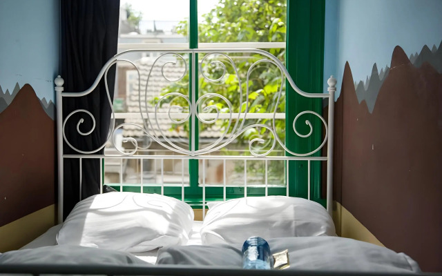 The Flying Pig Uptown Hostel