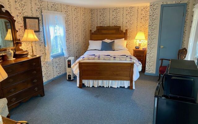 Family Farmhouse Inn