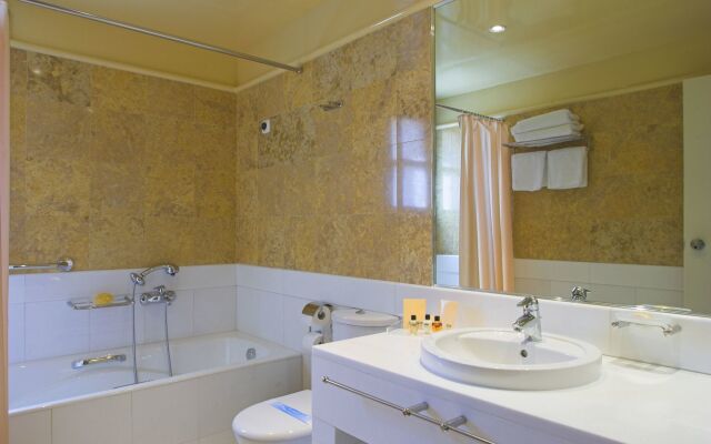 Porto Kea Suites